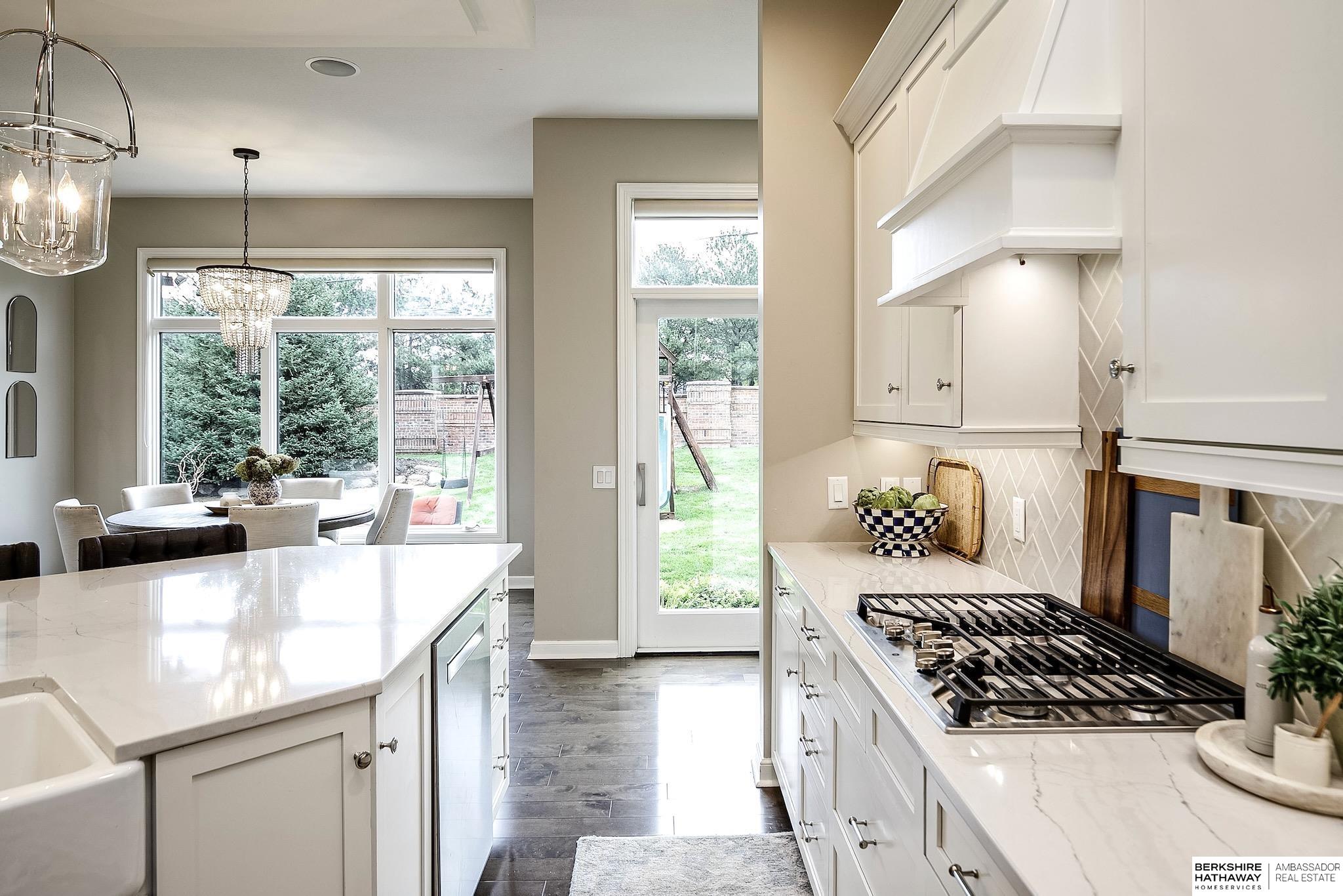 Omaha, Nebraska 68154, United States, 5 Bedrooms Bedrooms, ,4 BathroomsBathrooms,Residential,Active,232541