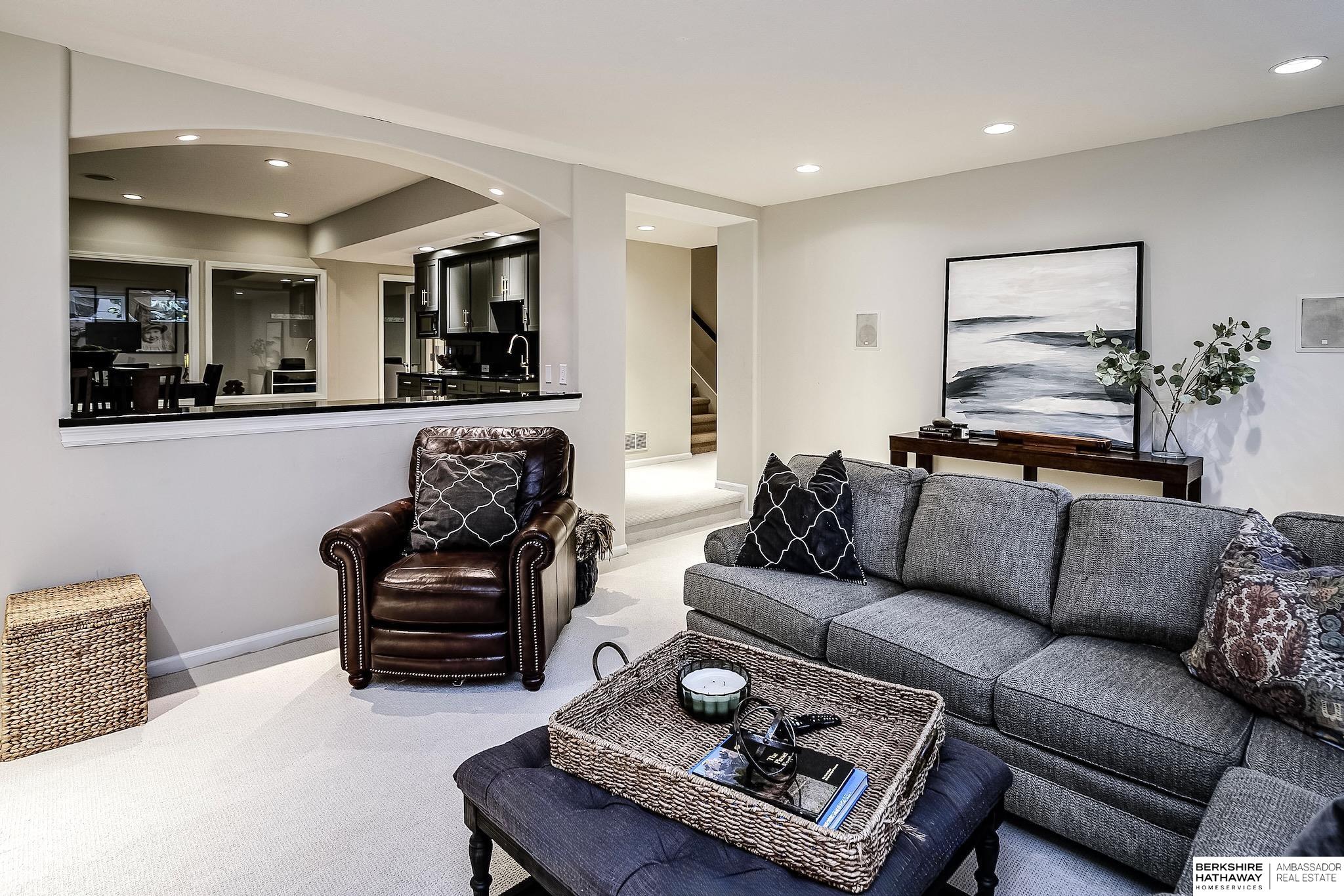 Omaha, Nebraska 68154, United States, 5 Bedrooms Bedrooms, ,4 BathroomsBathrooms,Residential,Active,232541