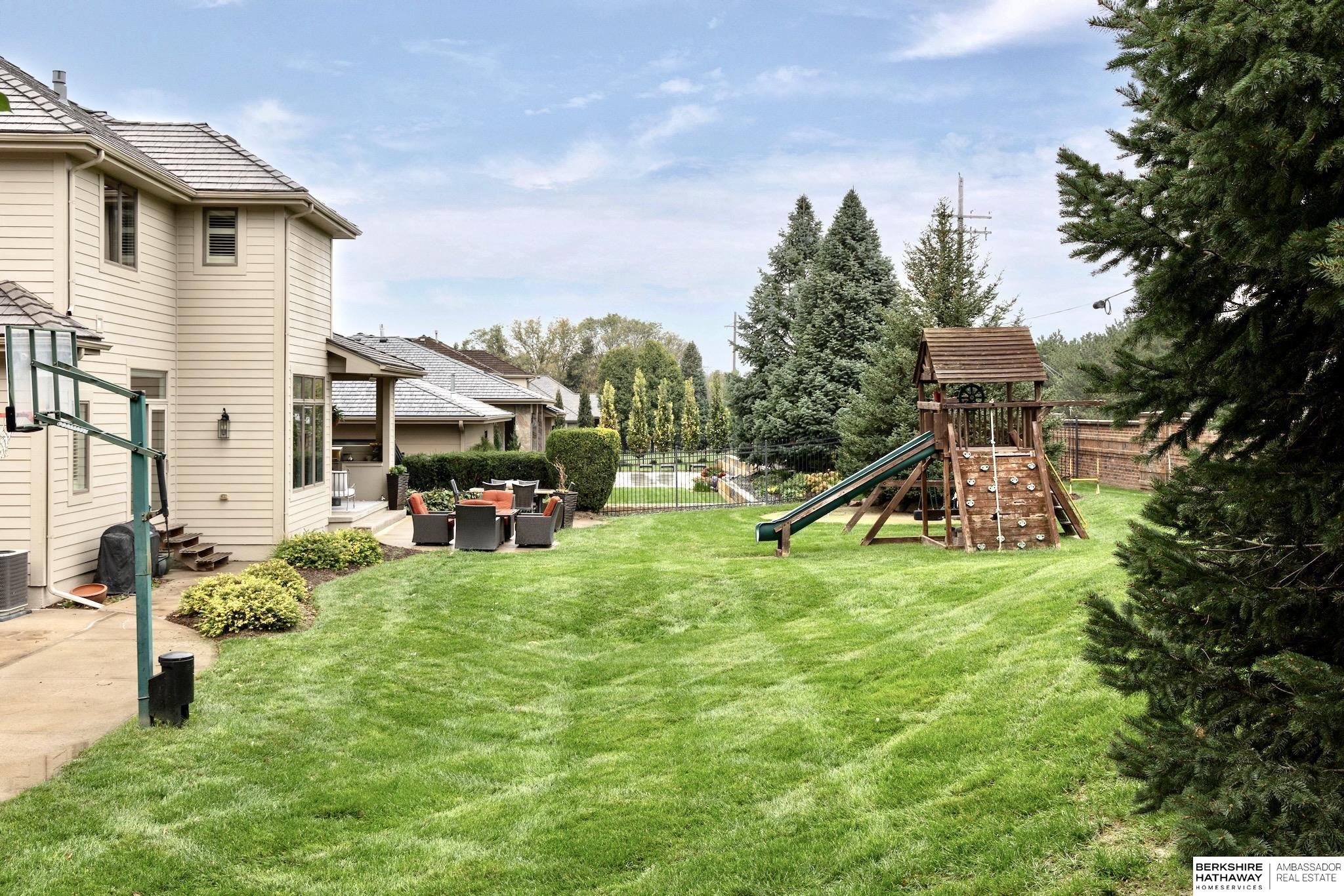 Omaha, Nebraska 68154, United States, 5 Bedrooms Bedrooms, ,4 BathroomsBathrooms,Residential,Active,232541