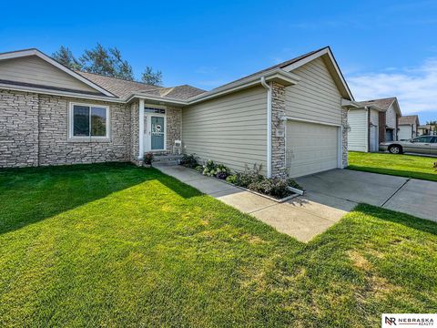 Photo of 4840 S 77th Street, Lincoln, NE 68516 (MLS # 22532574)