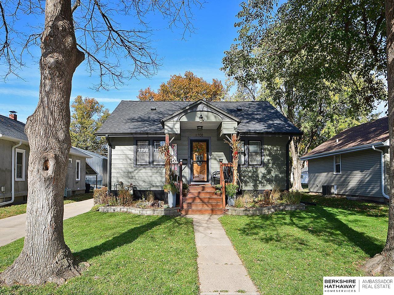 Photo 1 of 37 — 1708 Grant Street, Beatrice, NE 68310