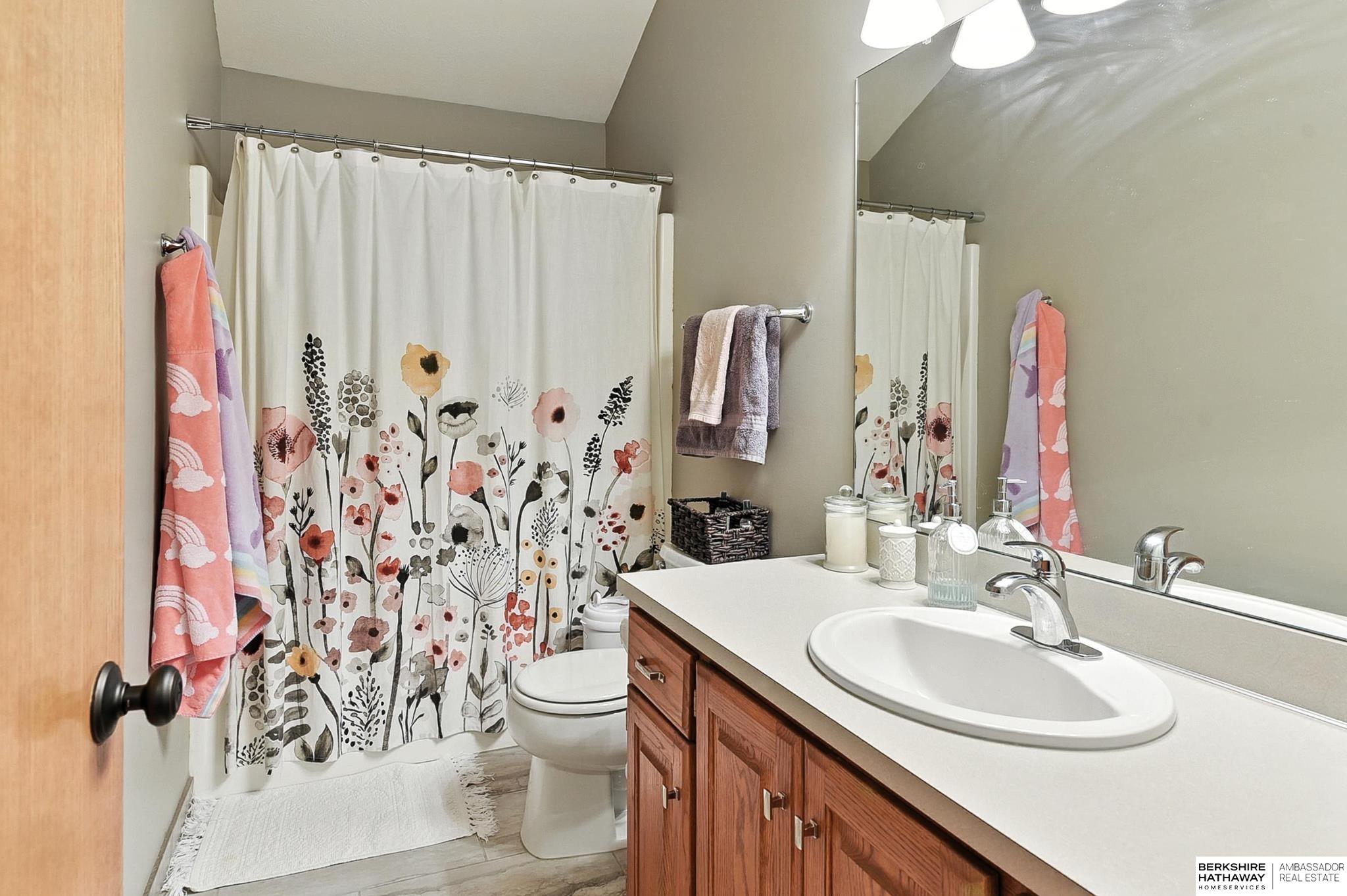 Omaha, Nebraska 68134, United States, 4 Bedrooms Bedrooms, ,3 BathroomsBathrooms,Residential,Active,170356