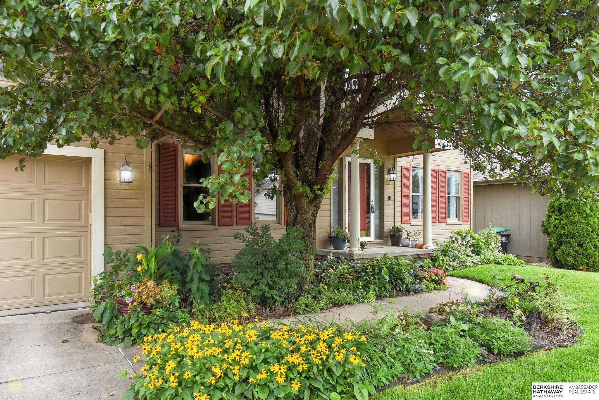 Omaha, Nebraska 68134, United States, 4 Bedrooms Bedrooms, ,3 BathroomsBathrooms,Residential,Active,170356