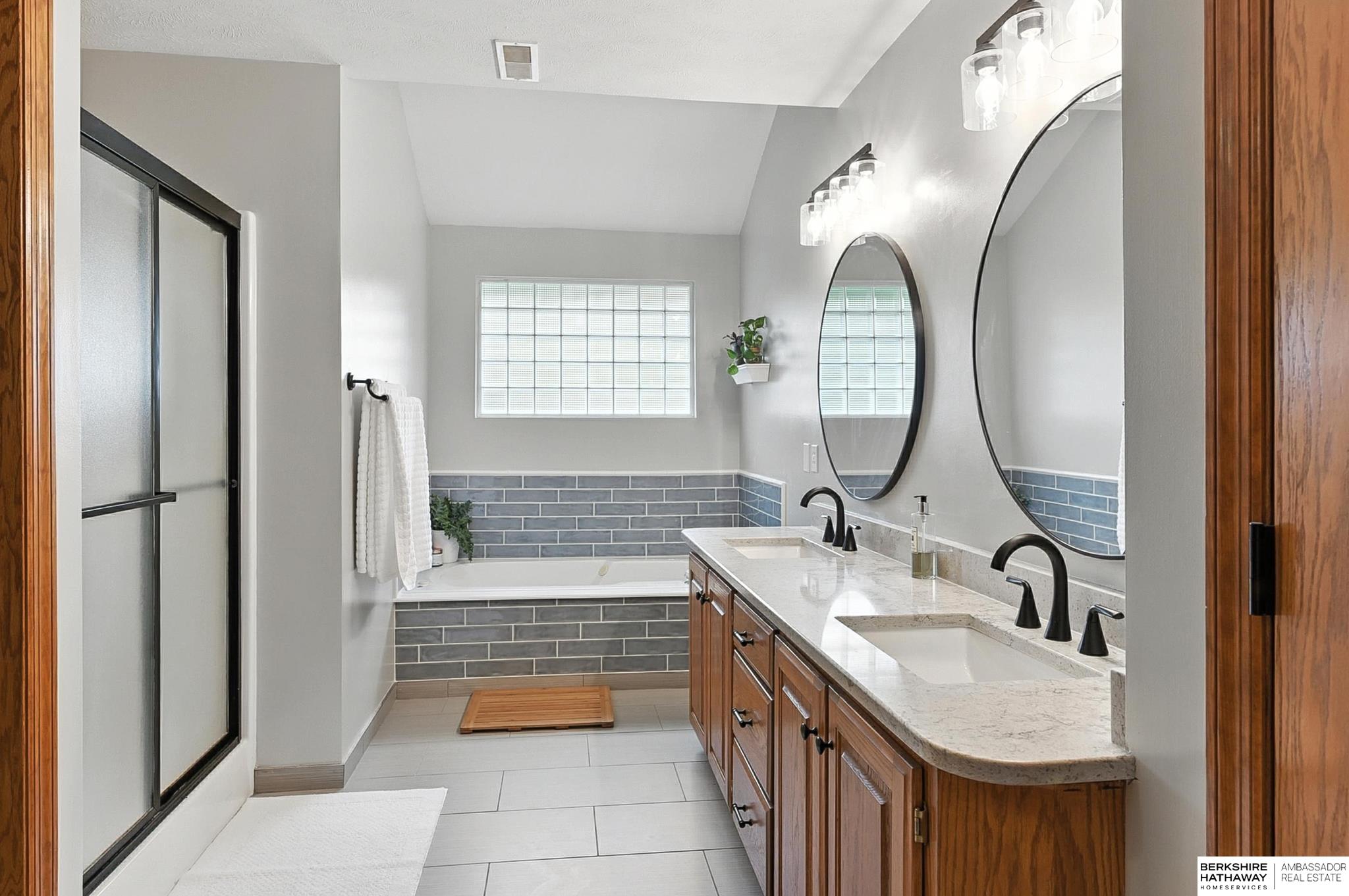 Omaha, Nebraska 68134, United States, 4 Bedrooms Bedrooms, ,3 BathroomsBathrooms,Residential,Active,170356