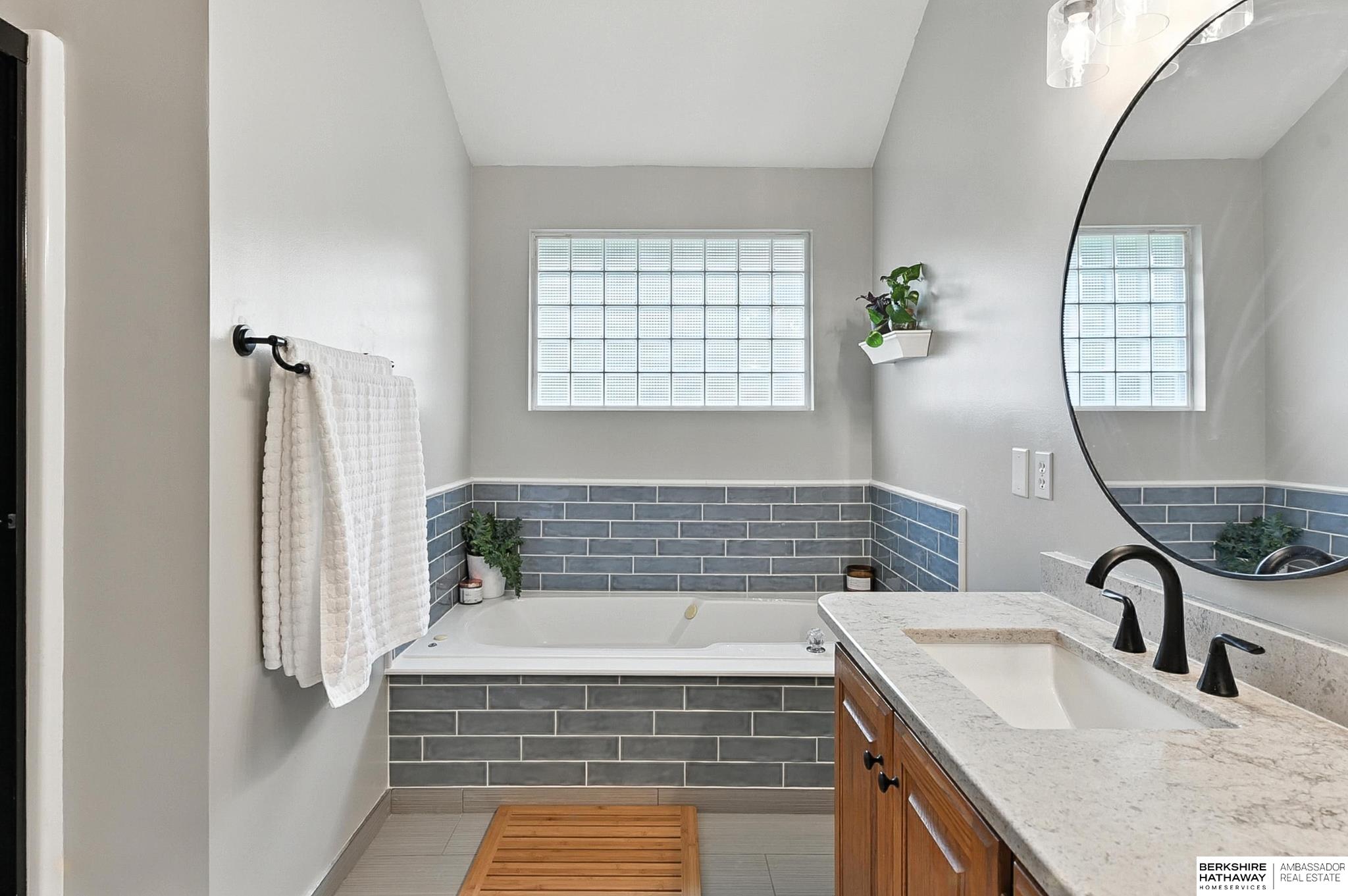 Omaha, Nebraska 68134, United States, 4 Bedrooms Bedrooms, ,3 BathroomsBathrooms,Residential,Active,170356