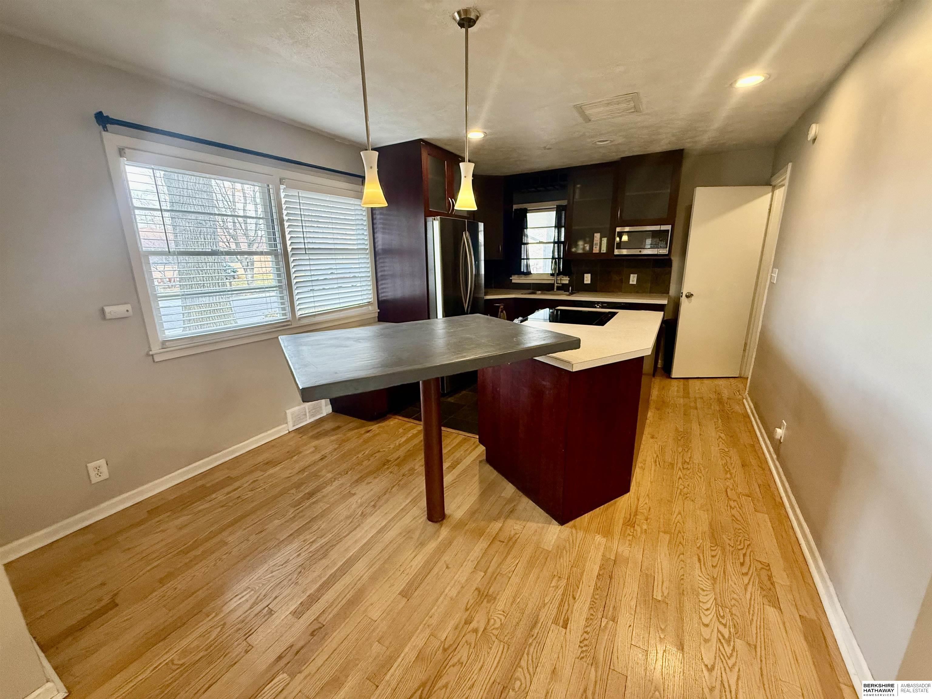 Lincoln, Nebraska 68510, United States, 5 Bedrooms Bedrooms, ,2 BathroomsBathrooms,Residential,Active,244084