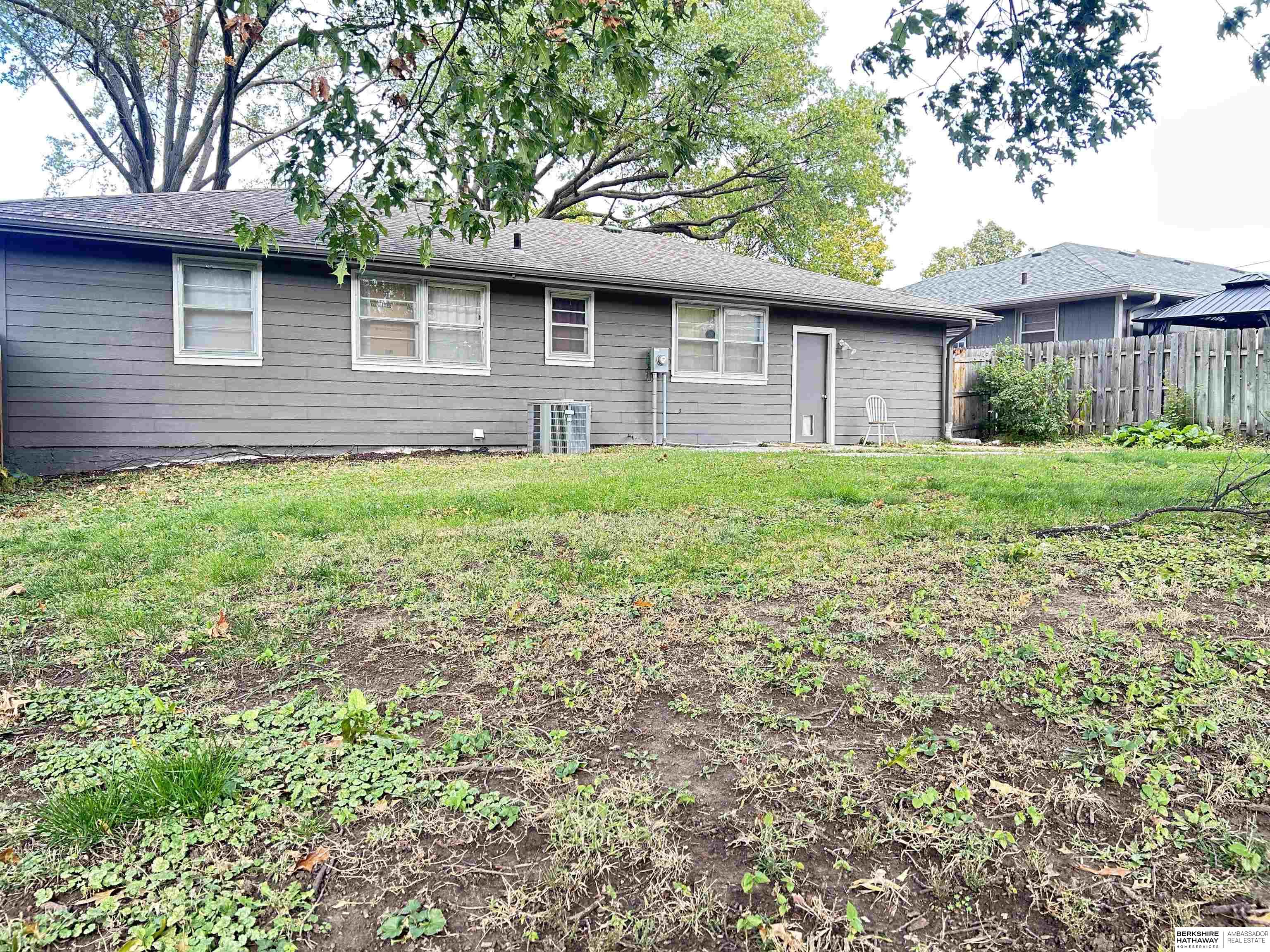 Lincoln, Nebraska 68510, United States, 5 Bedrooms Bedrooms, ,2 BathroomsBathrooms,Residential,Active,244084