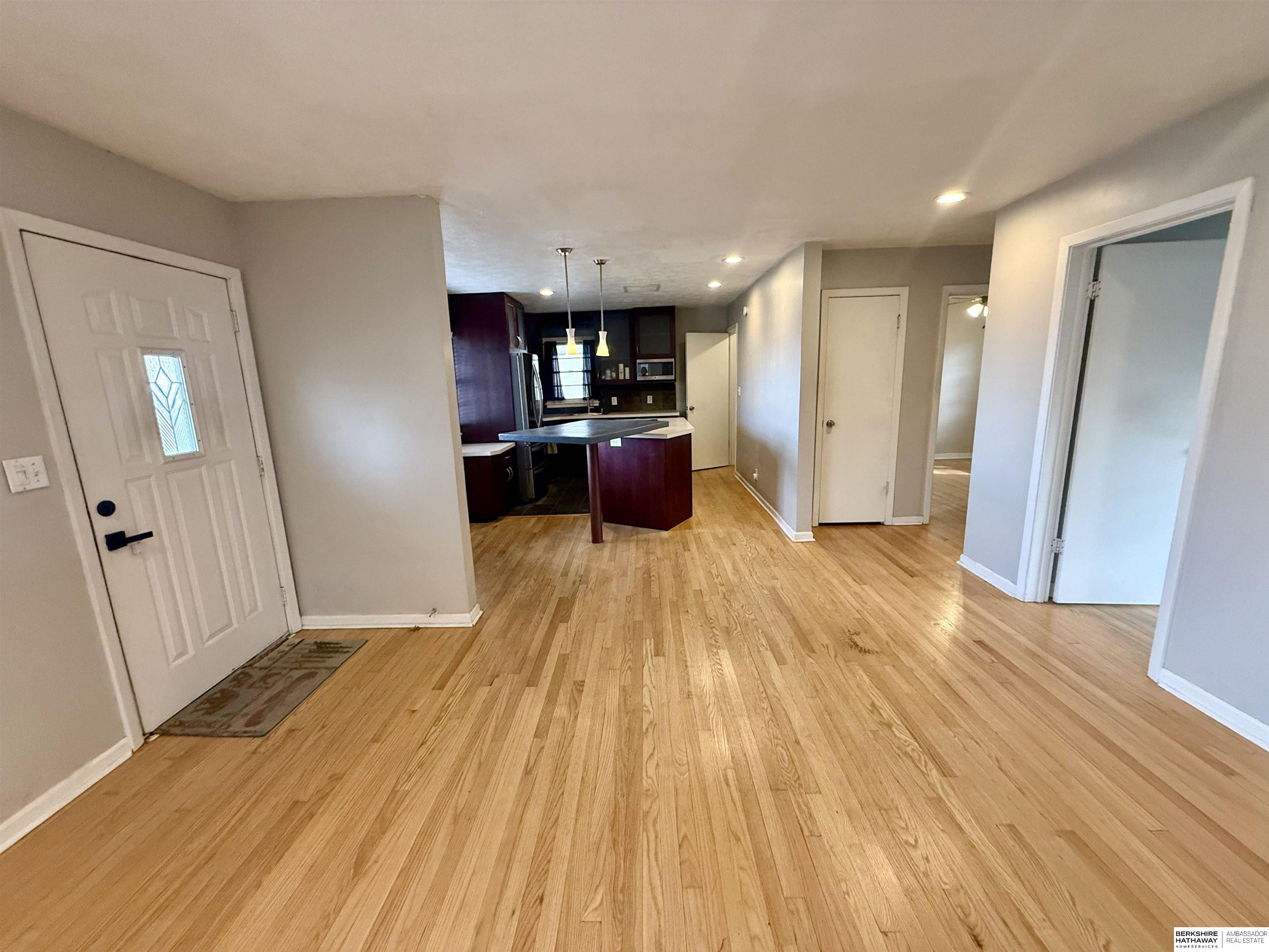 Lincoln, Nebraska 68510, United States, 5 Bedrooms Bedrooms, ,2 BathroomsBathrooms,Residential,Active,244084