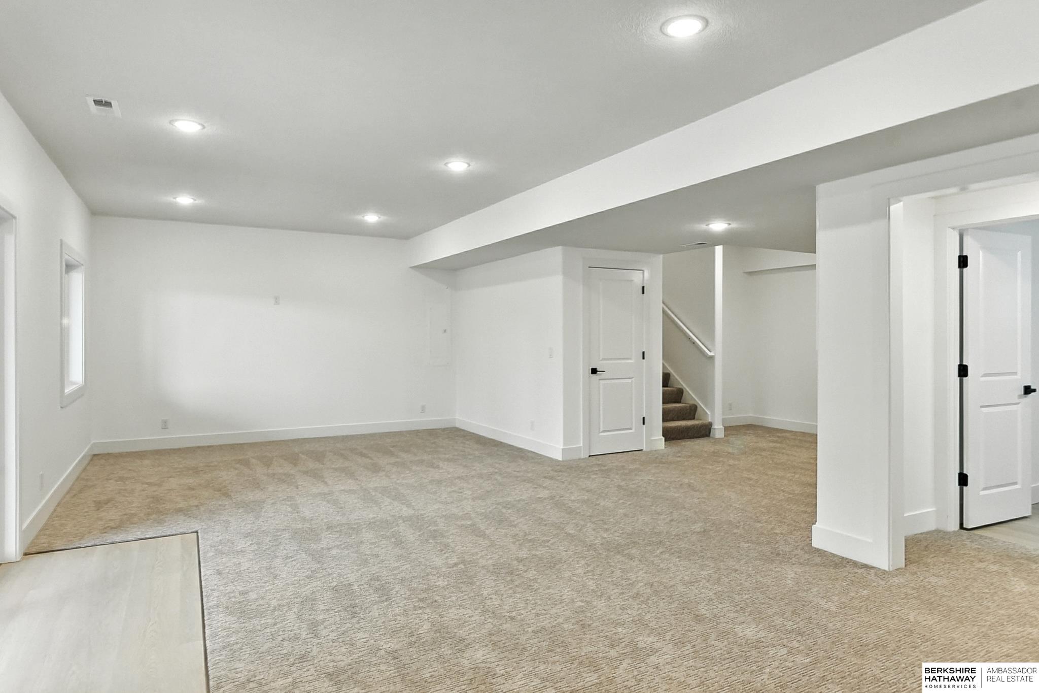 Gretna, Nebraska 68028, United States, 5 Bedrooms Bedrooms, ,4 BathroomsBathrooms,Residential,Active,193323