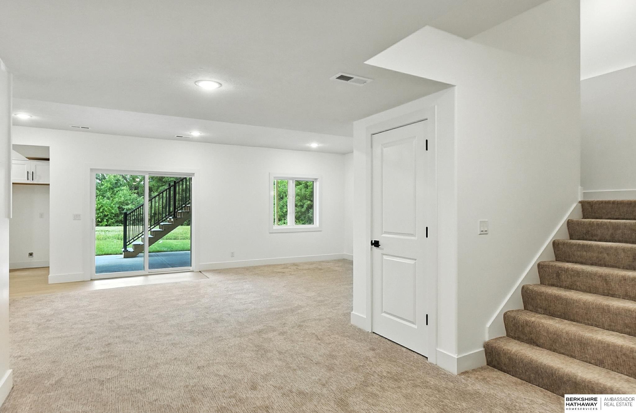 Gretna, Nebraska 68028, United States, 5 Bedrooms Bedrooms, ,4 BathroomsBathrooms,Residential,Active,193323