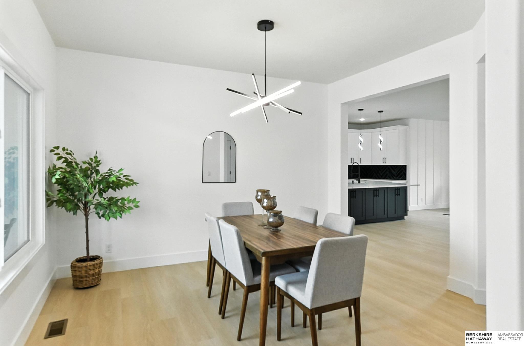 Gretna, Nebraska 68028, United States, 5 Bedrooms Bedrooms, ,4 BathroomsBathrooms,Residential,Active,193323