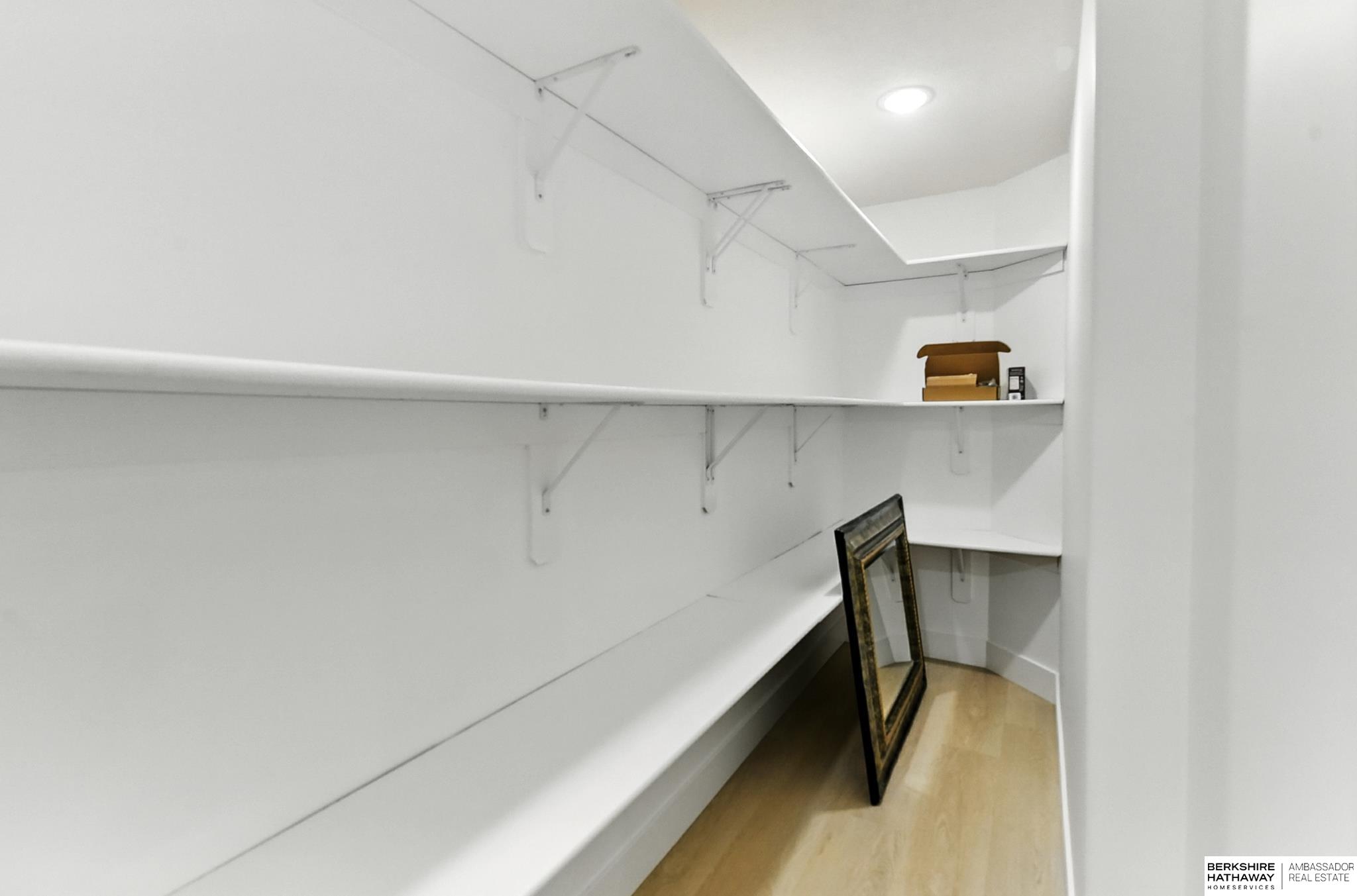 Gretna, Nebraska 68028, United States, 5 Bedrooms Bedrooms, ,4 BathroomsBathrooms,Residential,Active,193323