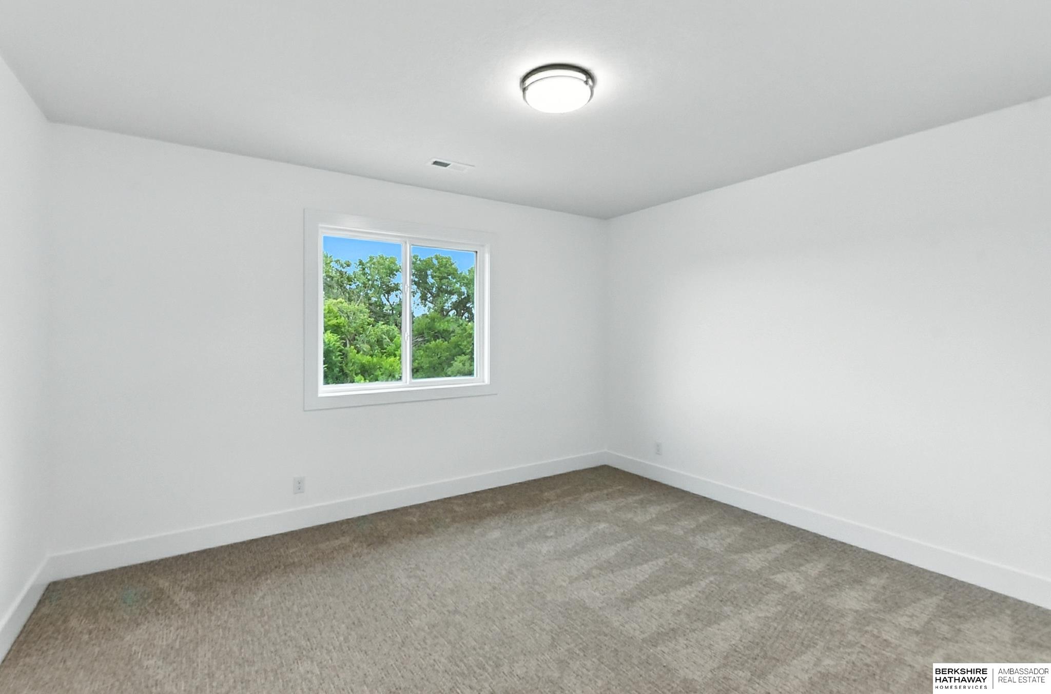 Gretna, Nebraska 68028, United States, 5 Bedrooms Bedrooms, ,4 BathroomsBathrooms,Residential,Active,193323