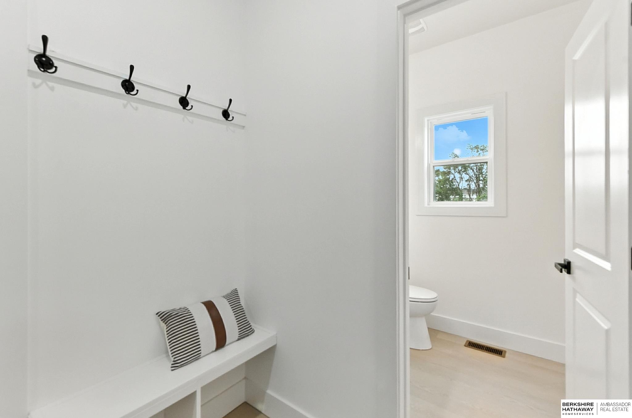 Gretna, Nebraska 68028, United States, 5 Bedrooms Bedrooms, ,4 BathroomsBathrooms,Residential,Active,193323