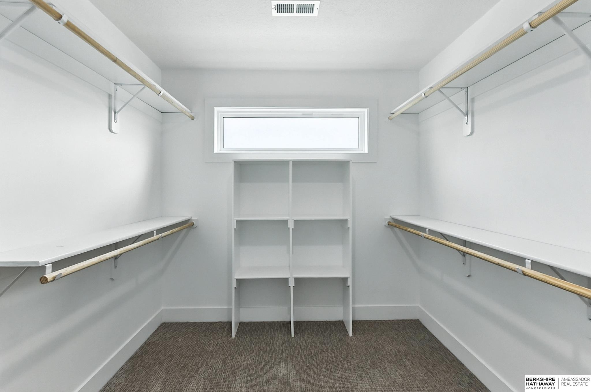 Gretna, Nebraska 68028, United States, 5 Bedrooms Bedrooms, ,4 BathroomsBathrooms,Residential,Active,193323