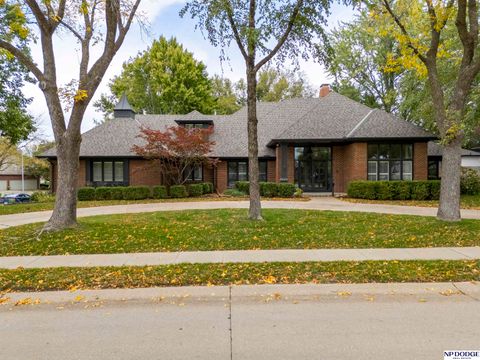 Photo of 13426 Seward Street, Omaha, NE 68154 (MLS # 22530008)