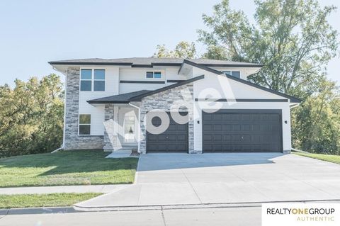 Photo of 2455 Rose Lane Road, Bellevue, NE 68147 (MLS # 22610586)