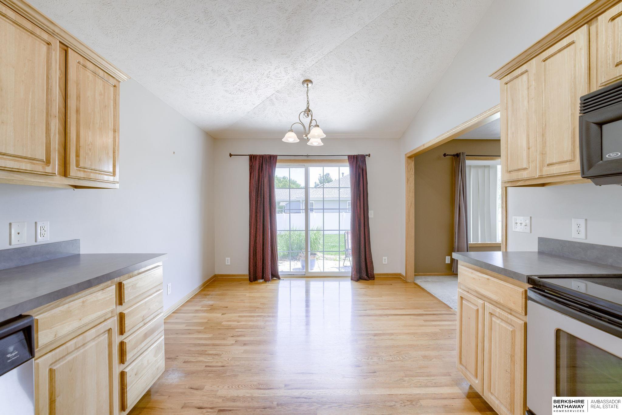 Lincoln, Nebraska 68521, United States, 4 Bedrooms Bedrooms, ,3 BathroomsBathrooms,Residential,Active,169271