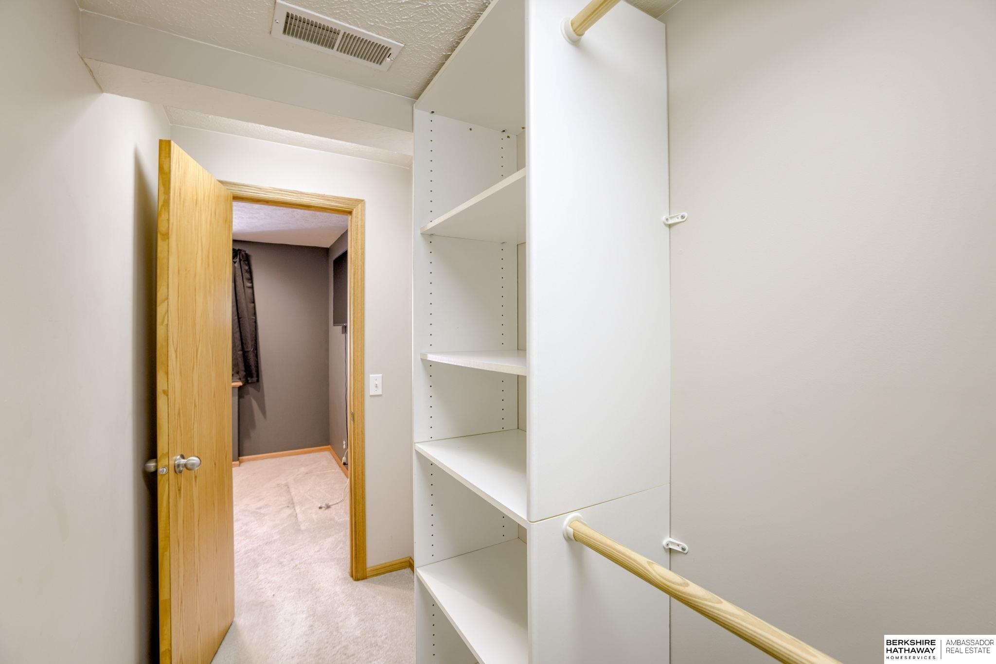 Lincoln, Nebraska 68521, United States, 4 Bedrooms Bedrooms, ,3 BathroomsBathrooms,Residential,Active,169271