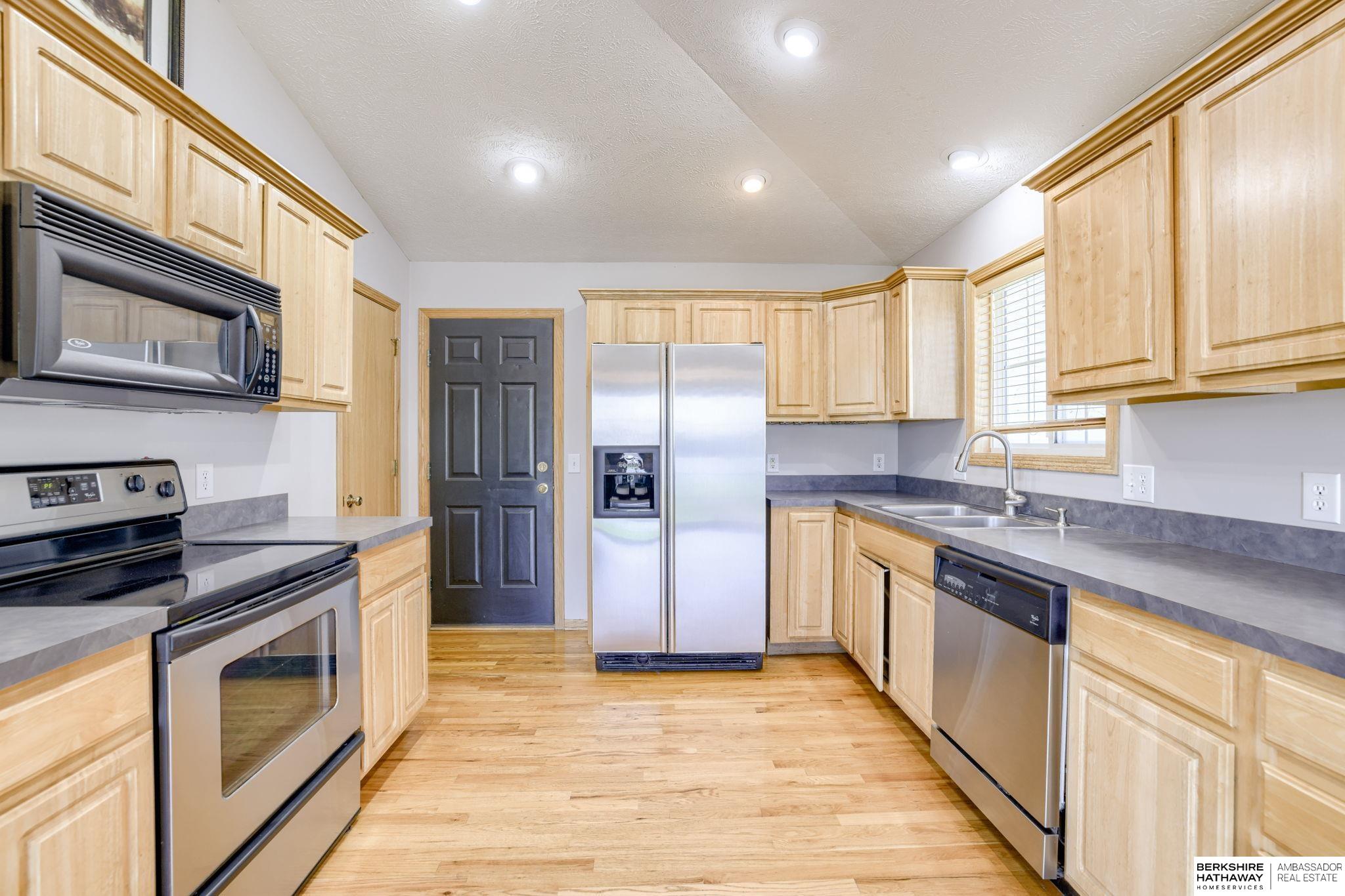 Lincoln, Nebraska 68521, United States, 4 Bedrooms Bedrooms, ,3 BathroomsBathrooms,Residential,Active,169271