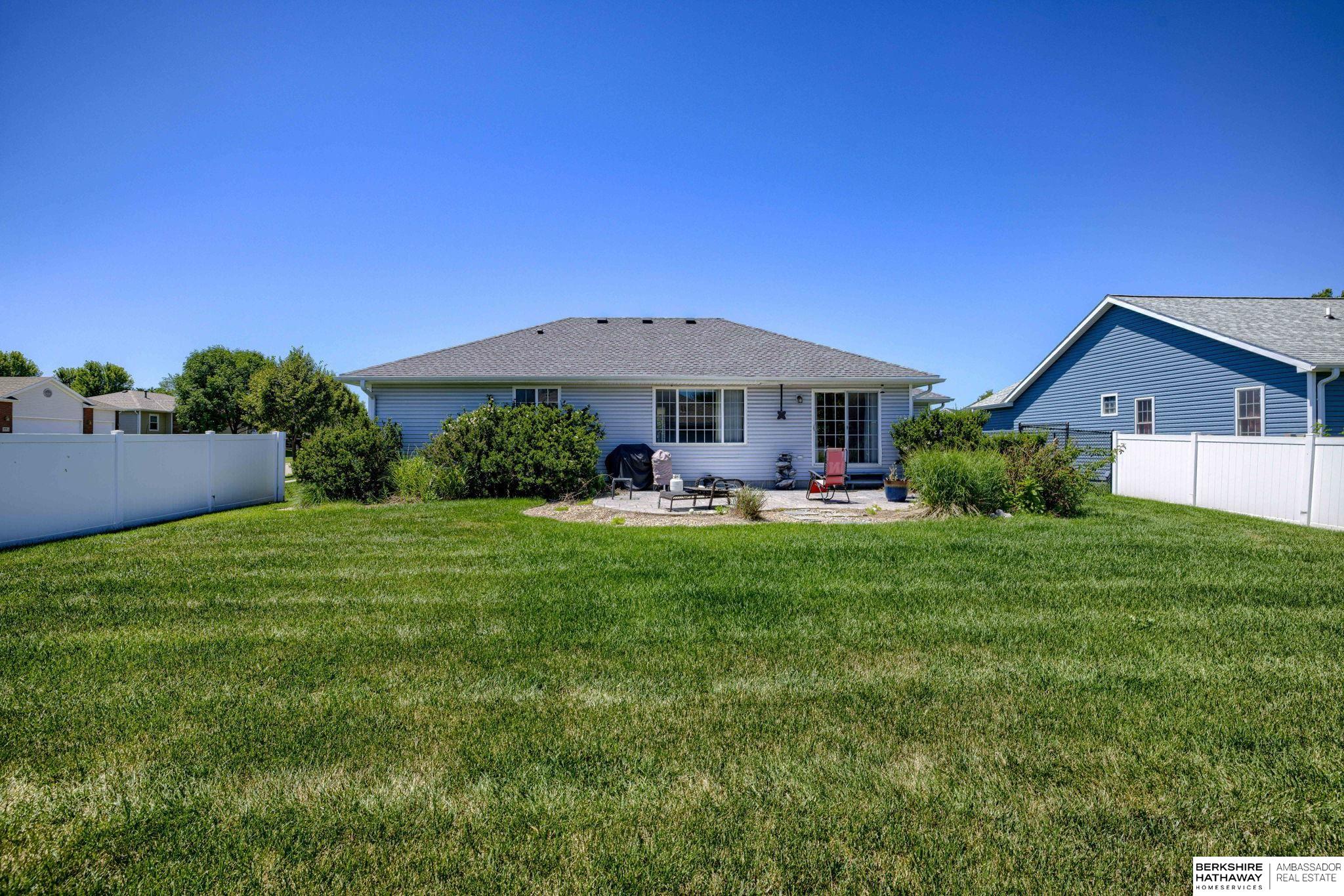 Lincoln, Nebraska 68521, United States, 4 Bedrooms Bedrooms, ,3 BathroomsBathrooms,Residential,Active,169271