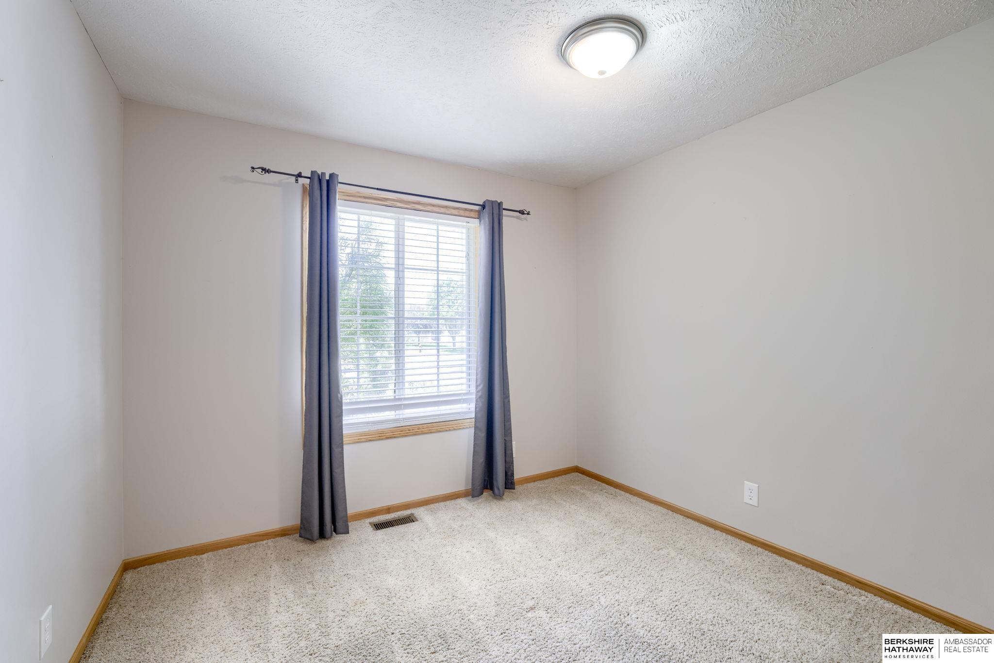 Lincoln, Nebraska 68521, United States, 4 Bedrooms Bedrooms, ,3 BathroomsBathrooms,Residential,Active,169271