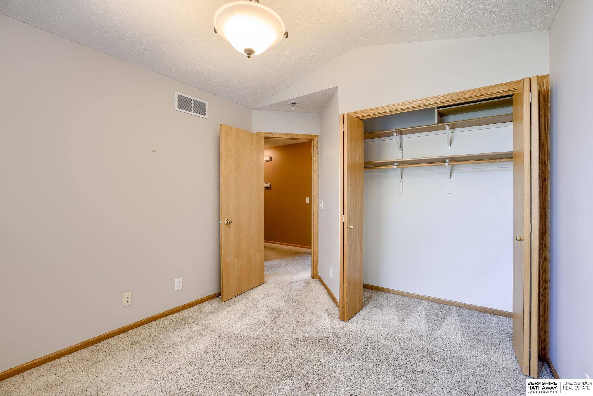 Lincoln, Nebraska 68521, United States, 4 Bedrooms Bedrooms, ,3 BathroomsBathrooms,Residential,Active,169271