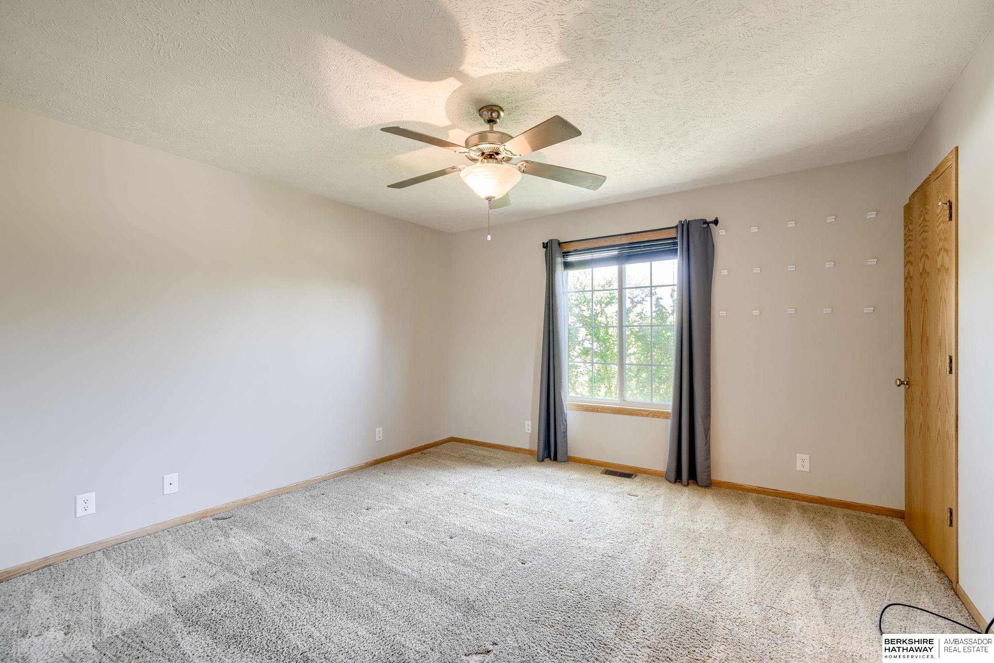 Lincoln, Nebraska 68521, United States, 4 Bedrooms Bedrooms, ,3 BathroomsBathrooms,Residential,Active,169271