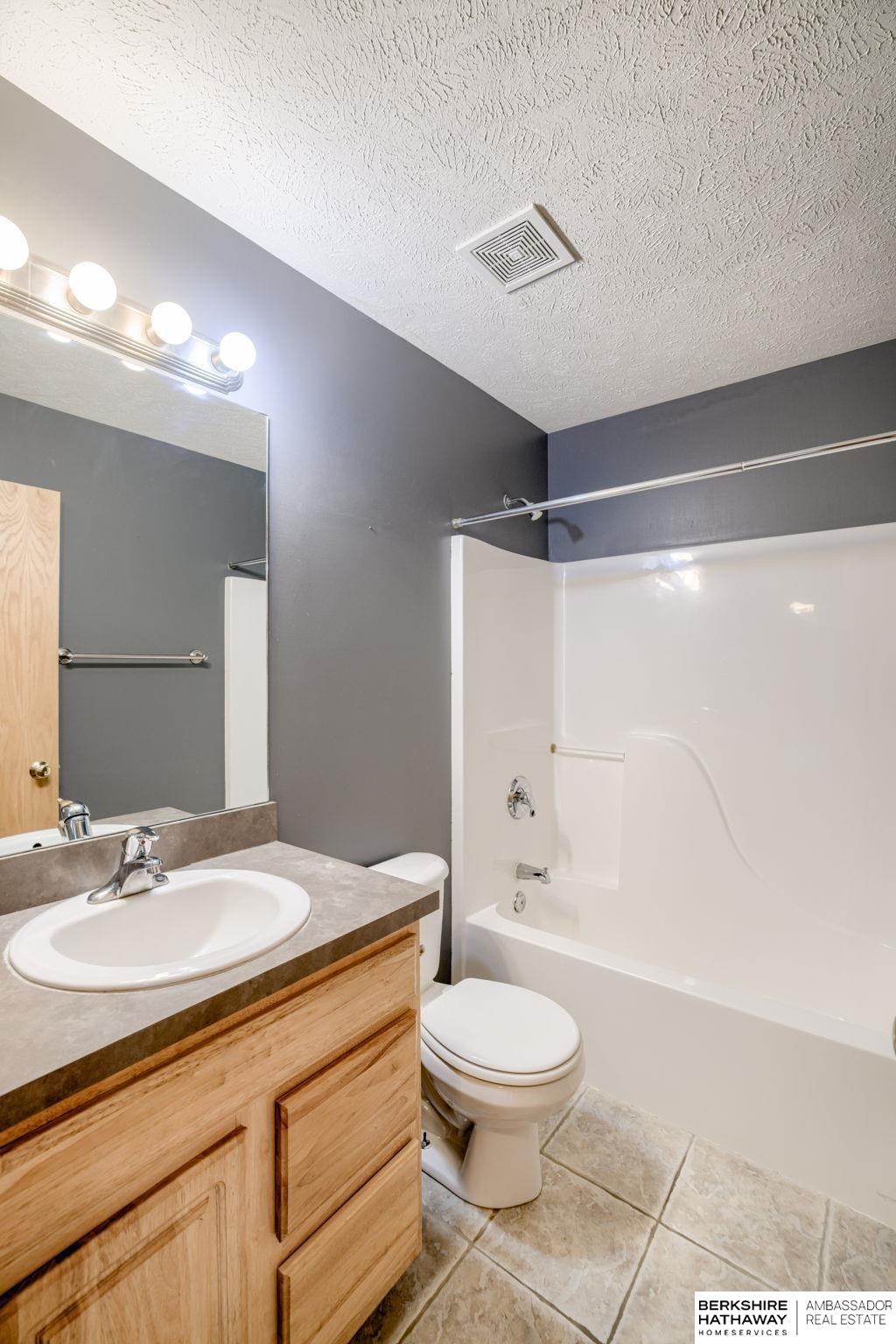 Lincoln, Nebraska 68521, United States, 4 Bedrooms Bedrooms, ,3 BathroomsBathrooms,Residential,Active,169271