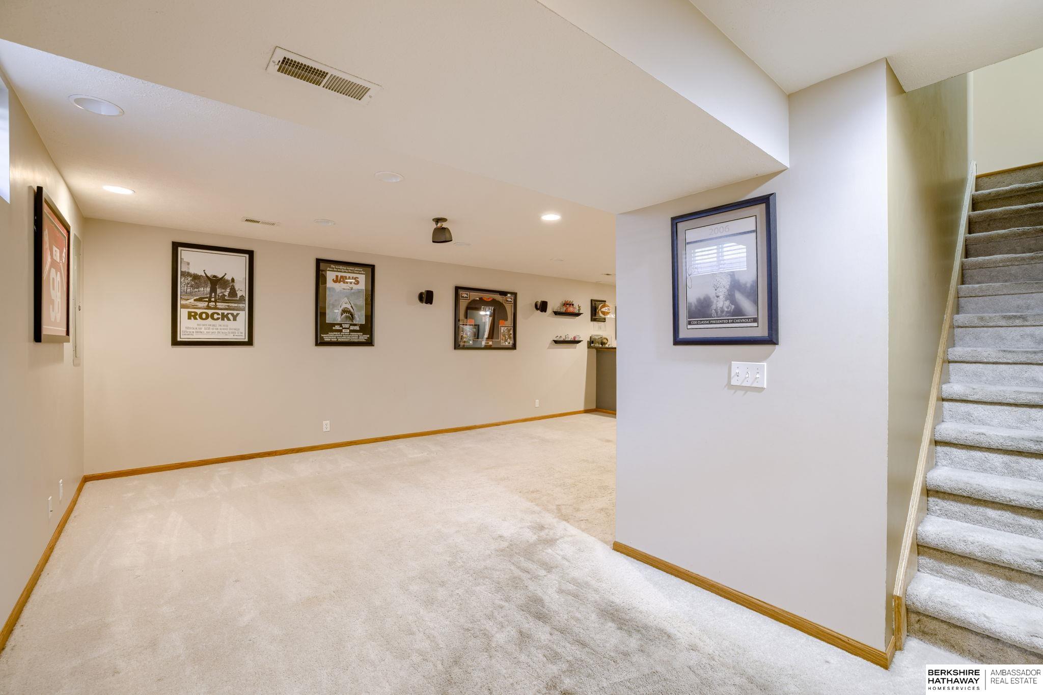 Lincoln, Nebraska 68521, United States, 4 Bedrooms Bedrooms, ,3 BathroomsBathrooms,Residential,Active,169271