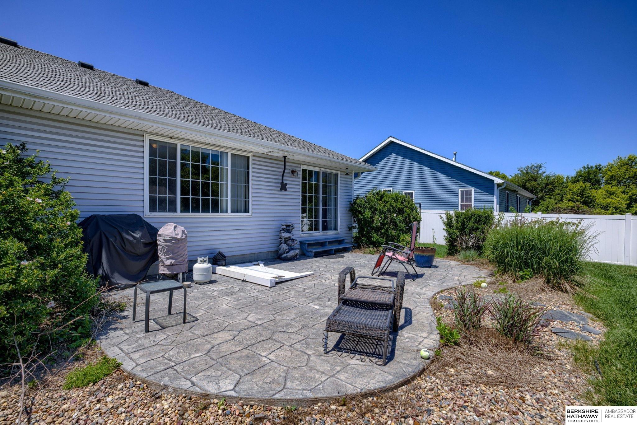 Lincoln, Nebraska 68521, United States, 4 Bedrooms Bedrooms, ,3 BathroomsBathrooms,Residential,Active,169271