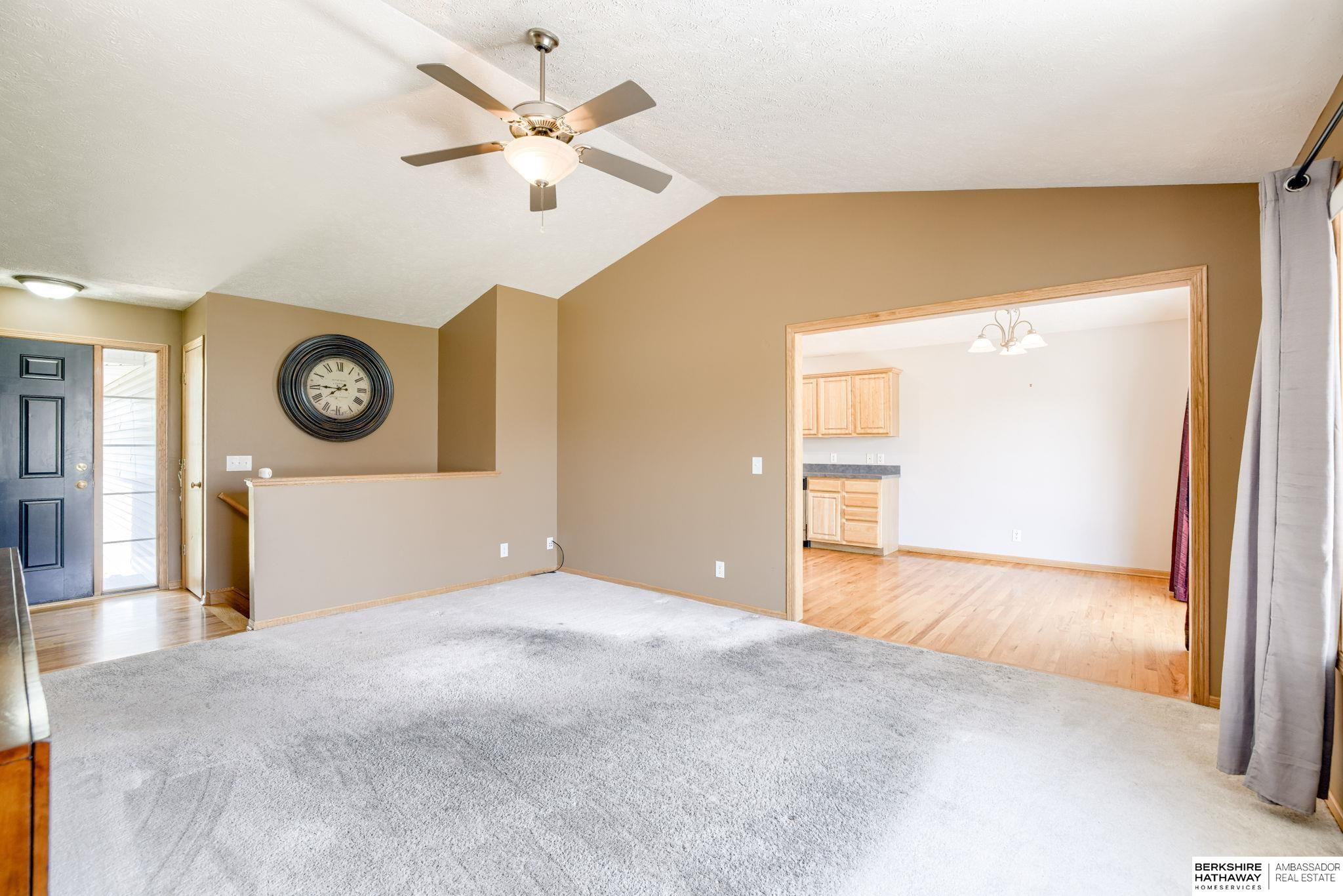 Lincoln, Nebraska 68521, United States, 4 Bedrooms Bedrooms, ,3 BathroomsBathrooms,Residential,Active,169271