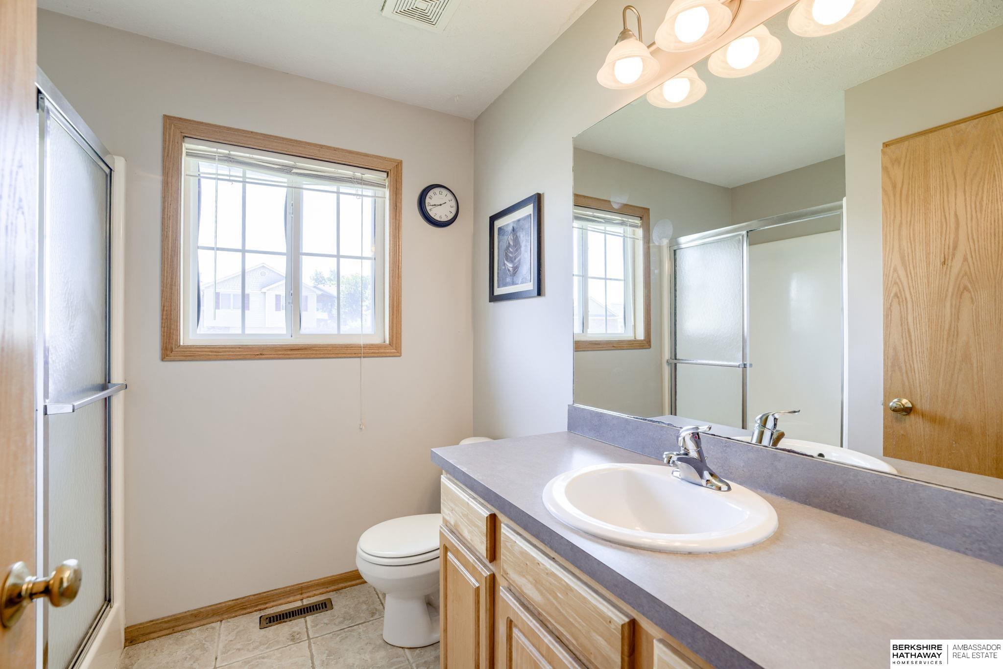 Lincoln, Nebraska 68521, United States, 4 Bedrooms Bedrooms, ,3 BathroomsBathrooms,Residential,Active,169271