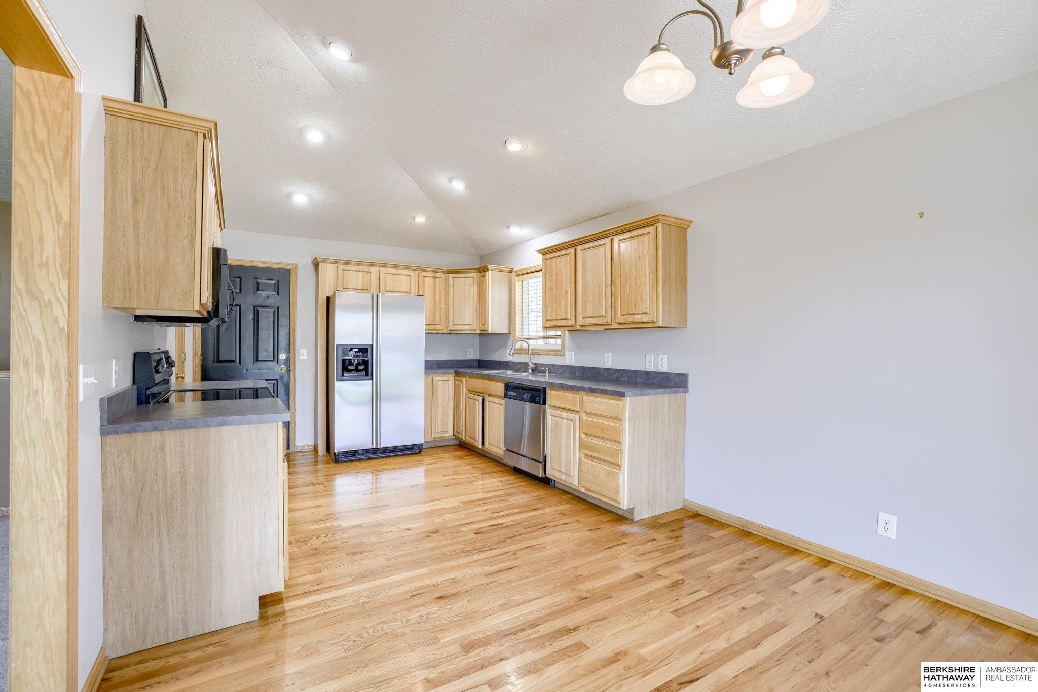 Lincoln, Nebraska 68521, United States, 4 Bedrooms Bedrooms, ,3 BathroomsBathrooms,Residential,Active,169271