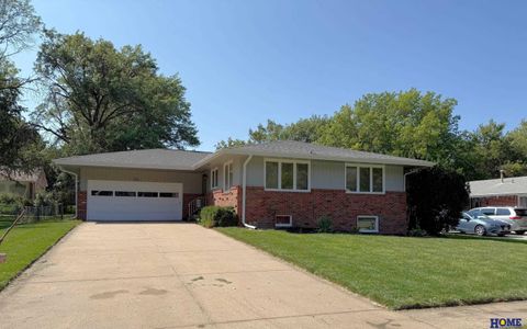 Photo of 531 Driftwood Drive, Lincoln, NE 68510 (MLS # 22526977)