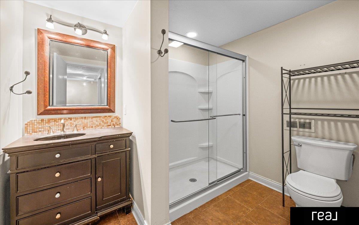 Omaha, Nebraska 68108, United States, 3 Bedrooms Bedrooms, ,2 BathroomsBathrooms,Residential,Pending,121594