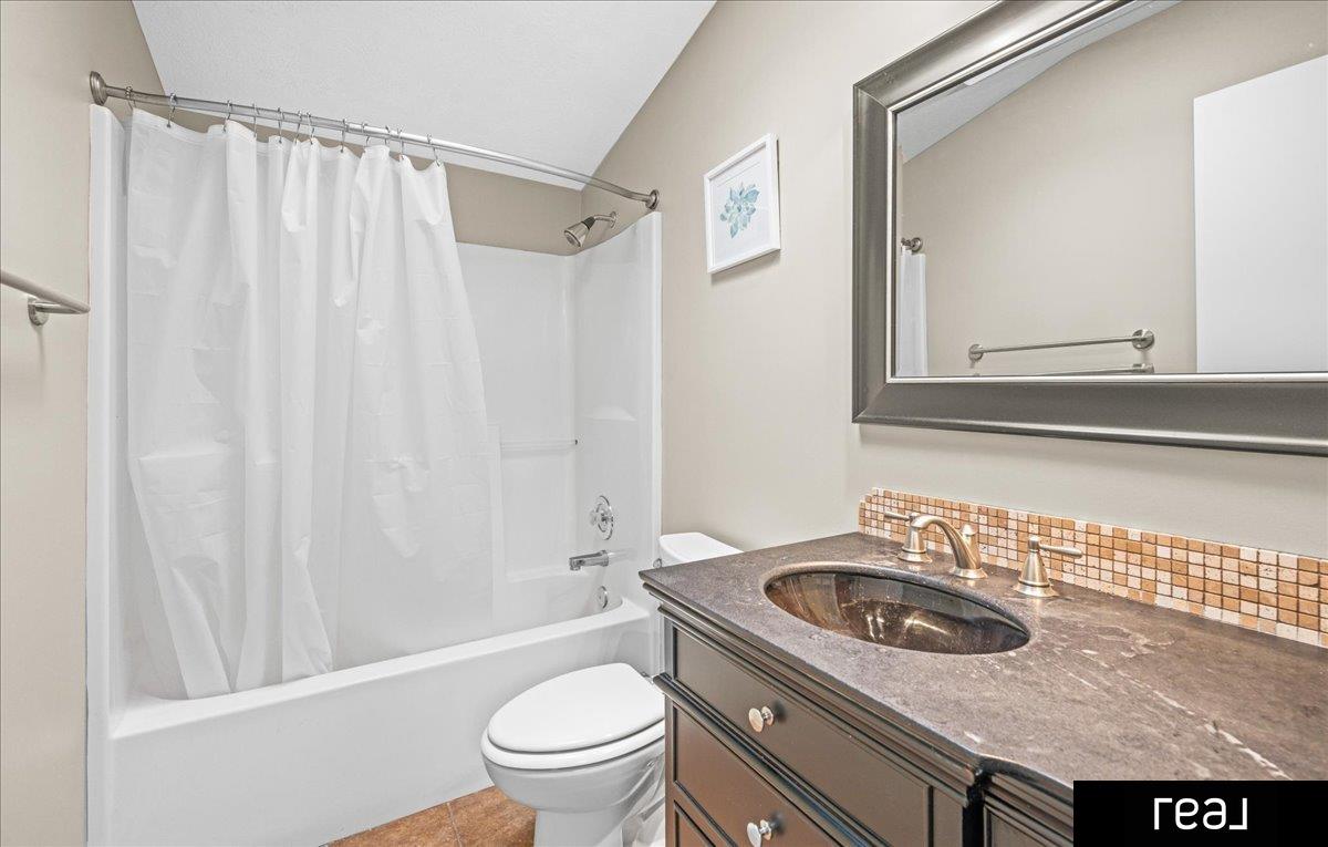 Omaha, Nebraska 68108, United States, 3 Bedrooms Bedrooms, ,2 BathroomsBathrooms,Residential,Pending,121594