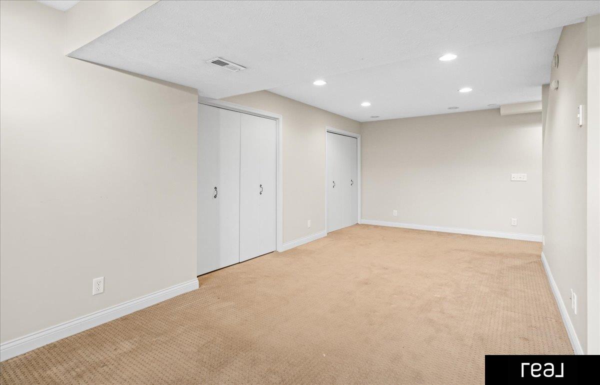 Omaha, Nebraska 68108, United States, 3 Bedrooms Bedrooms, ,2 BathroomsBathrooms,Residential,Pending,121594