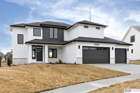 Photo of 20501 Ogden Street, Elkhorn, NE 68022 (MLS # 22601187)