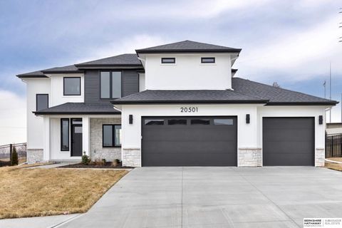 Photo of 20501 Ogden Street, Elkhorn, NE 68022 (MLS # 22601187)