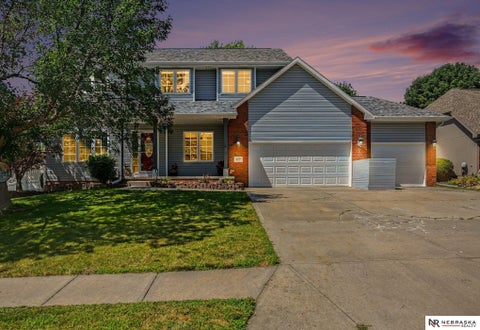 Photo of 2811 Leigh Lane, Papillion, NE 68133 (MLS # 22620926)