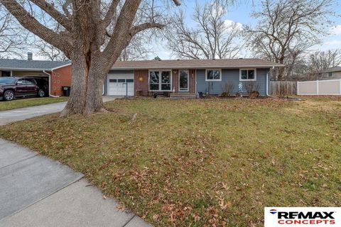 Photo of 4910 Canterbury Lane, Lincoln, NE 68512 (MLS # 22601240)