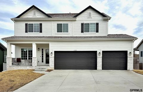 Photo of 9225 S 177th Street, Omaha, NE 68136 (MLS # 22607290)