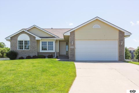 Photo of 21113 Flagstone Circle, Gretna, NE 68028 (MLS # 22528743)