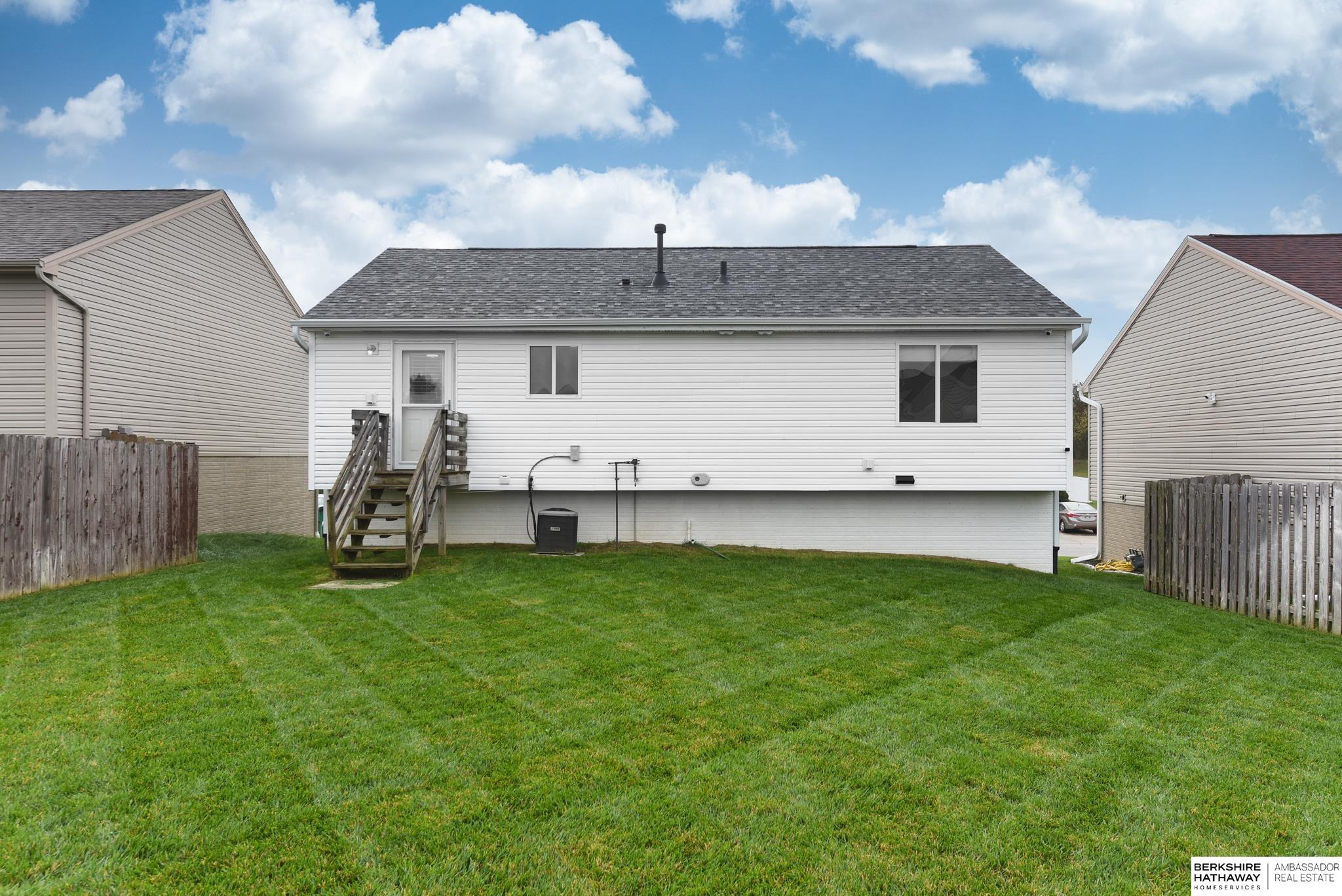 Omaha, Nebraska 68122, United States, 3 Bedrooms Bedrooms, ,2 BathroomsBathrooms,Residential,Active,236852