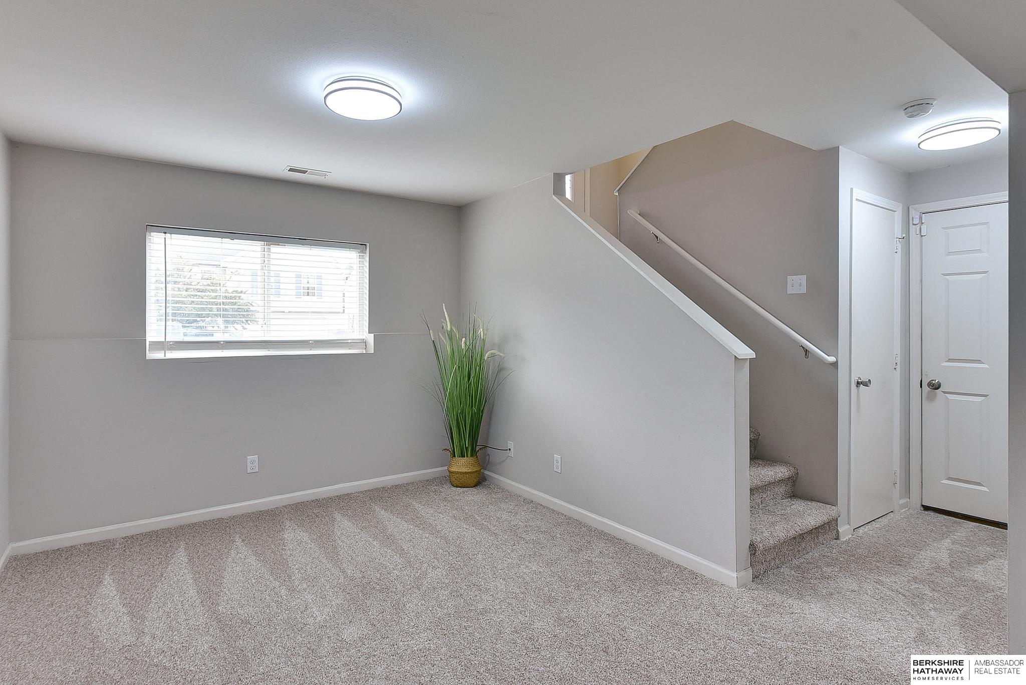 Omaha, Nebraska 68122, United States, 3 Bedrooms Bedrooms, ,2 BathroomsBathrooms,Residential,Active,236852