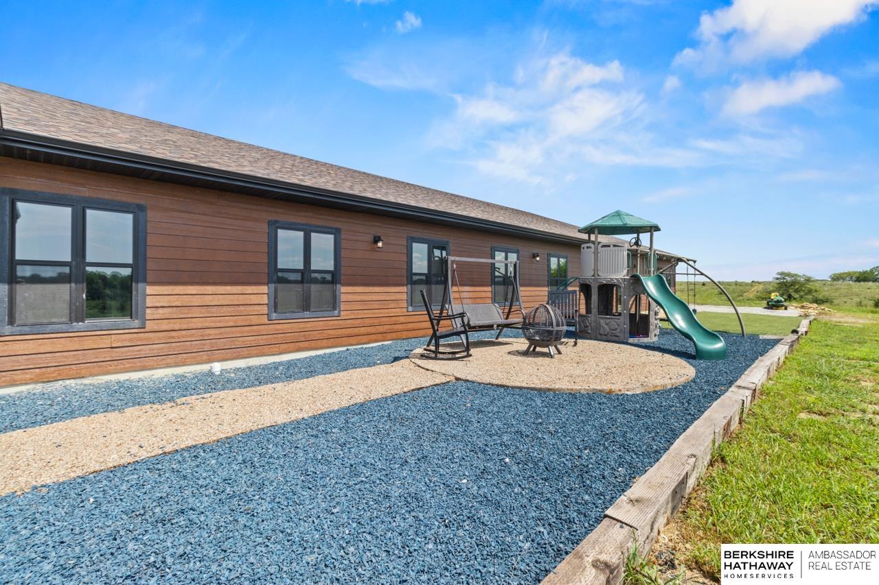 Dawson, Nebraska 68337, United States, 5 Bedrooms Bedrooms, ,2 BathroomsBathrooms,Residential,Active,191418