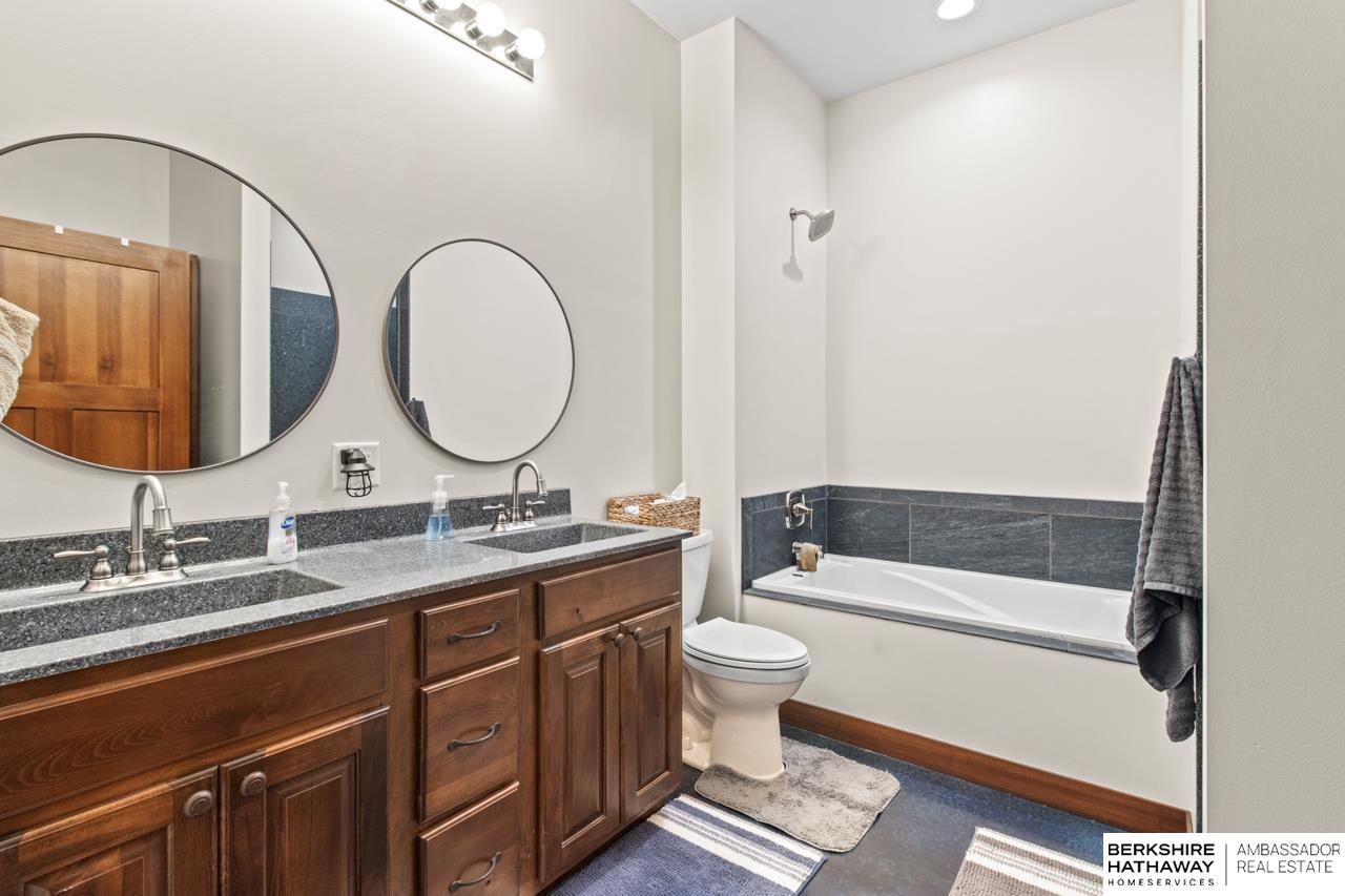 Dawson, Nebraska 68337, United States, 5 Bedrooms Bedrooms, ,2 BathroomsBathrooms,Residential,Active,191418