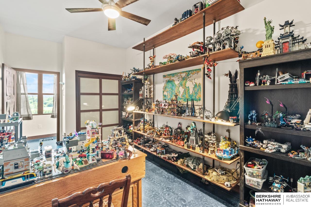 Dawson, Nebraska 68337, United States, 5 Bedrooms Bedrooms, ,2 BathroomsBathrooms,Residential,Active,191418