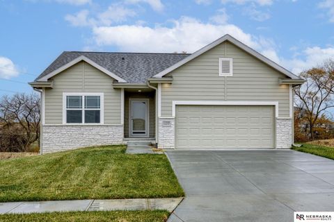 Photo of 11306 Portage Circle, Papillion, NE 68046 (MLS # 22603312)